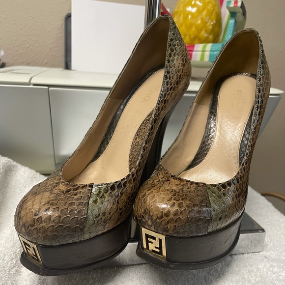 Authentic Fendi Fendista Python - Picture 4 of 10